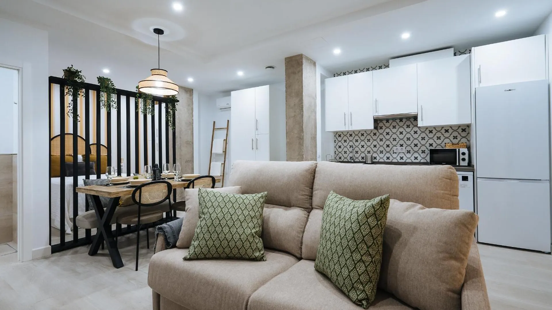 Wish Suite Miraflores De Sevilla 0*, Seville
