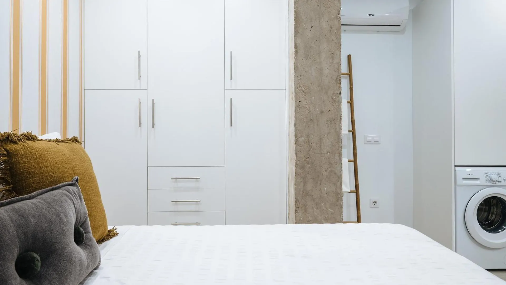 Wish Suite Miraflores De Sevilla 0*, Seville